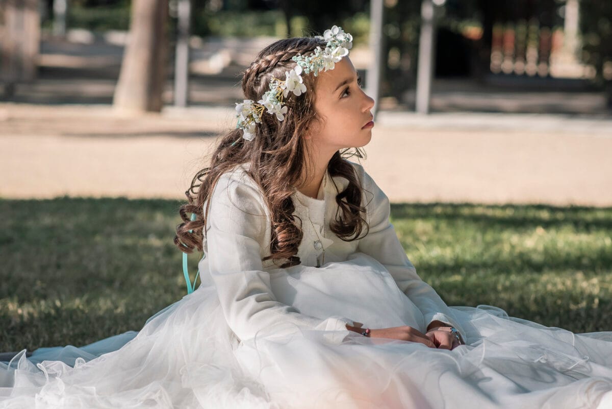 Niña jugando en el Parque de los Pescadores Cambrils - Fotografía natural